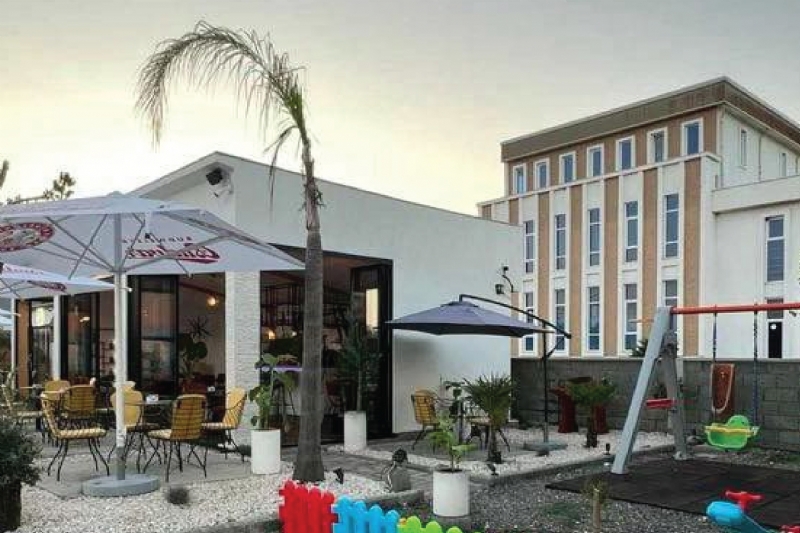 shitet pizzeri me bar caffe Mamurras, Laç, shitet snack bar në autostradë Sanxhak, shitet lavazh i pajisur, shitet autosallon për makina, shitet dyqan 180m2, shitet ndërtesë 788m2, shitet truall 3045m2, shitet pronë me dokumentacion hipotekor